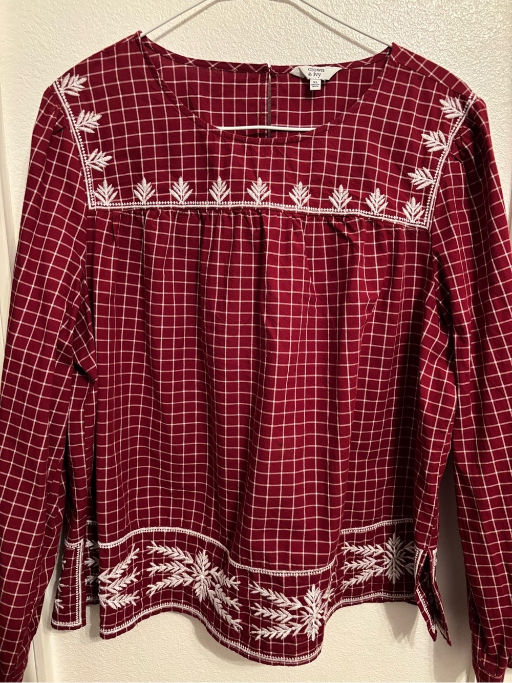 crown & ivy Burgundy Windowpane Embroidered Peasant Top XL
